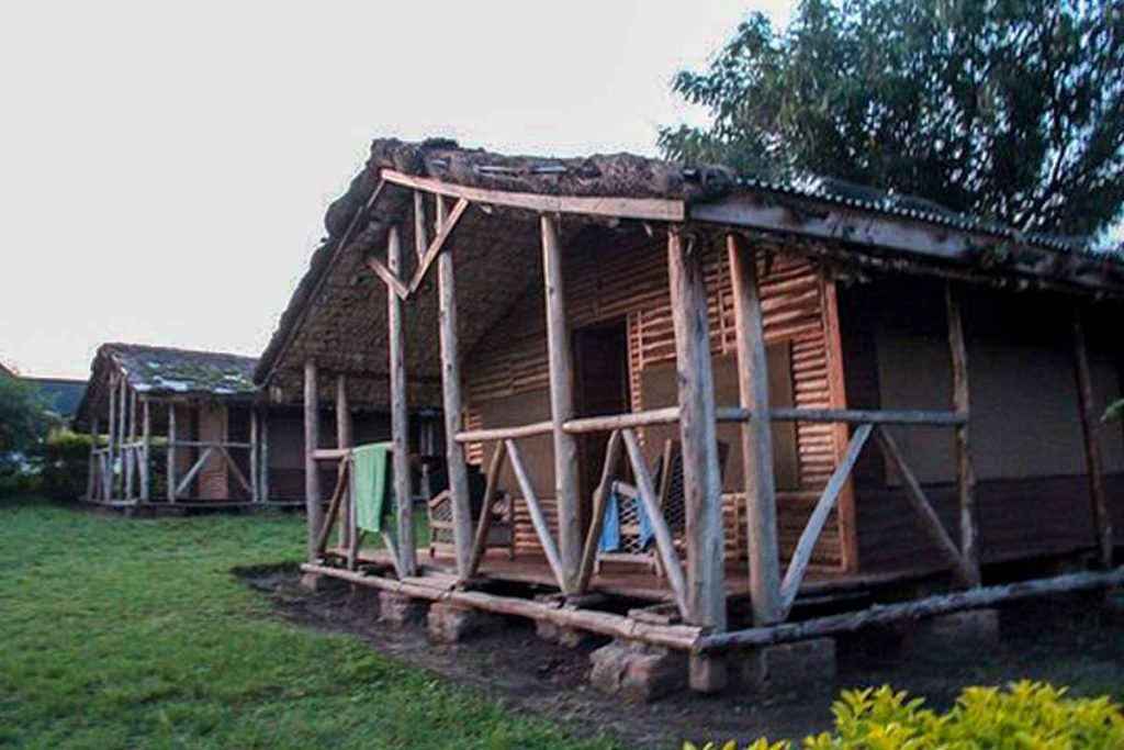 Hippo Safari Lodge